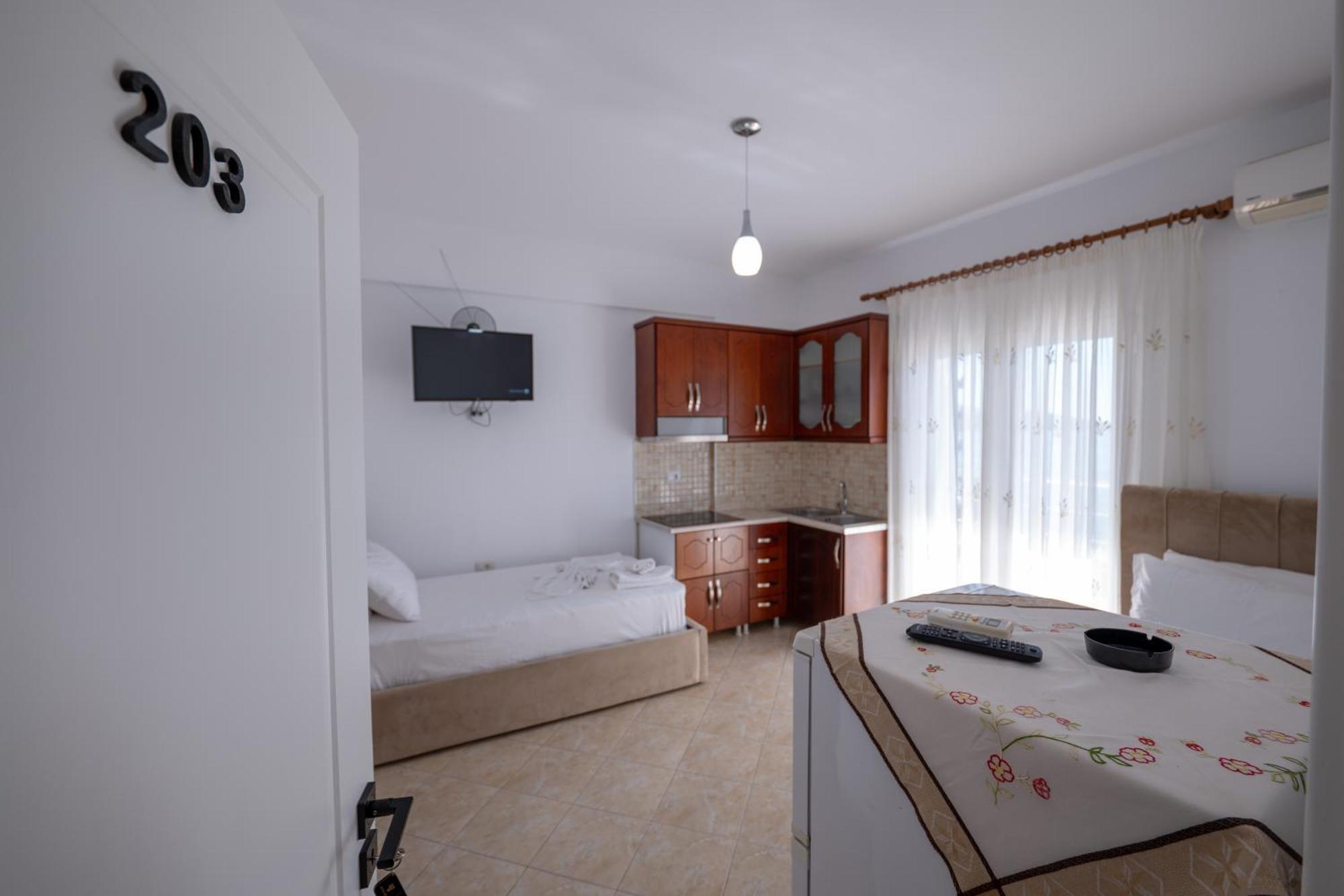 Erioni Hotel Sarande Exterior photo