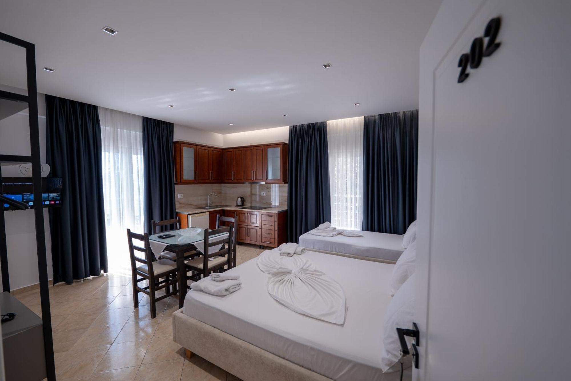 Erioni Hotel Sarande Exterior photo